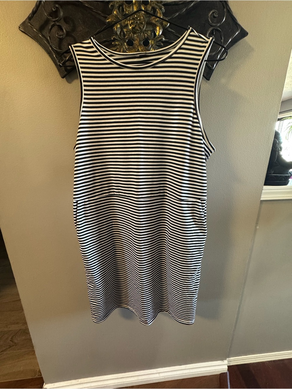 Striped Sleeveless Shift Dress - Black & White